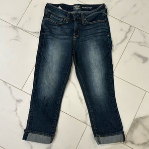 Levi Strauss mid-rise capri blue jeans size 6